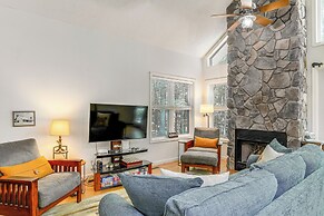 Cabin w/ Deck & Screened-in Porch in New Market!