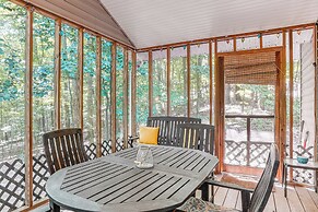 Cabin w/ Deck & Screened-in Porch in New Market!
