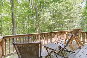 Cabin w/ Deck & Screened-in Porch in New Market!
