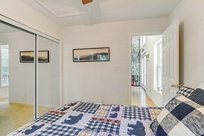 Cabin w/ Deck & Screened-in Porch in New Market!