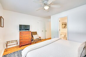 Oak Island Cottage: Minutes to Long Beach!