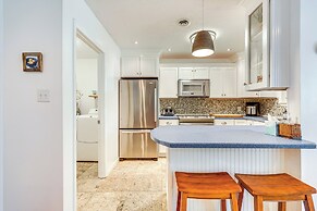 Oak Island Cottage: Minutes to Long Beach!