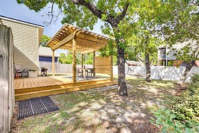 Oak Island Cottage: Minutes to Long Beach!