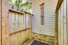Oak Island Cottage: Minutes to Long Beach!