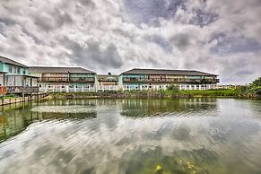 Near Beach & Golfing: Port Aransas Condo w/ Deck