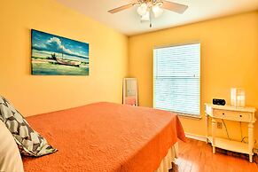 Near Beach & Golfing: Port Aransas Condo w/ Deck