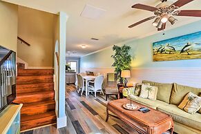 Near Beach & Golfing: Port Aransas Condo w/ Deck