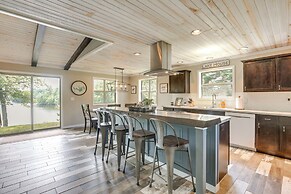 Tranquil Lakefront Cabin: Fire Pit, Grill & Patio