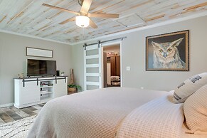 Tranquil Lakefront Cabin: Fire Pit, Grill & Patio