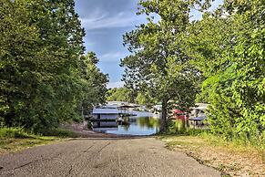 Dock, Deck & Boat Slip: Lakefront Eucha Home
