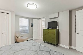 Spacious Family Home w/ Garage Game Room & Office!