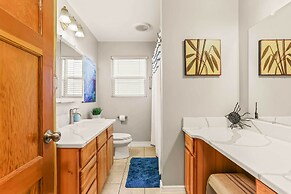 Spacious Family Home w/ Garage Game Room & Office!