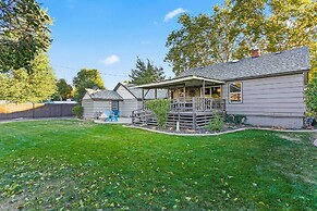 Spacious Family Home w/ Garage Game Room & Office!