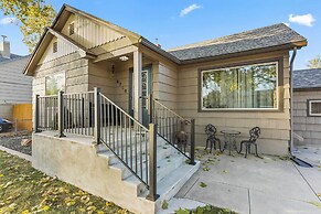 Spacious Family Home w/ Garage Game Room & Office!