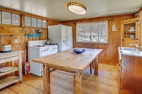 Topanga Canyon Rustic Treetop Trailer on 16 Acres!