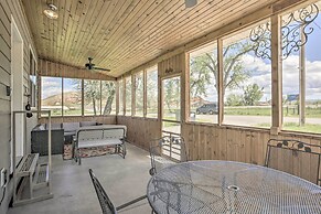 Idyllic Gem: Screened Porch, 1/2 Mi to River!