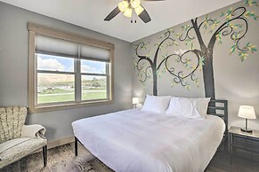 Idyllic Gem: Screened Porch, 1/2 Mi to River!