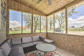 Idyllic Gem: Screened Porch, 1/2 Mi to River!