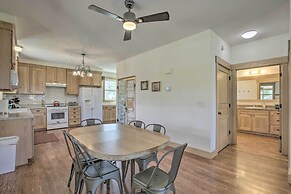 Idyllic Gem: Screened Porch, 1/2 Mi to River!