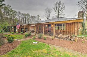 Maggie Valley Retreat With Hot Tub + Fire Pit!