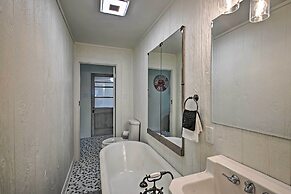 Walk to Oaklawn Racing: Hot Springs Home!