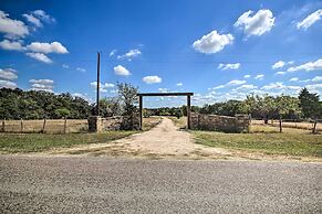 Stunning Ranch Villa: Private Pool & Hot Tub!