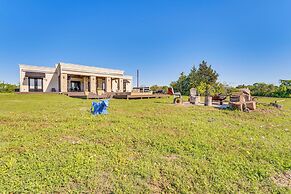 Stunning Ranch Villa: Private Pool & Hot Tub!