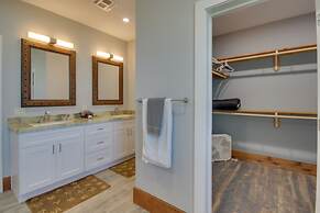 Stunning Ranch Villa: Private Pool & Hot Tub!