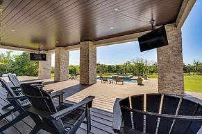 Stunning Ranch Villa: Private Pool & Hot Tub!