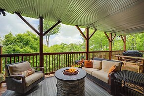 1 Mi to Beech Mtn: Cabin w/ Fire Pit & Bbq!