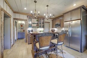 1 Mi to Beech Mtn: Cabin w/ Fire Pit & Bbq!