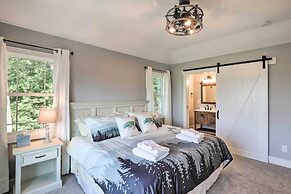 Escape w/ Hot Tub, Mtn Views: 5 Mi to Urban Trail