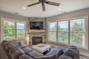 Escape w/ Hot Tub, Mtn Views: 5 Mi to Urban Trail