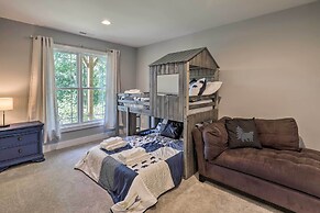 Escape w/ Hot Tub, Mtn Views: 5 Mi to Urban Trail