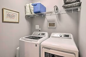 Escape w/ Hot Tub, Mtn Views: 5 Mi to Urban Trail