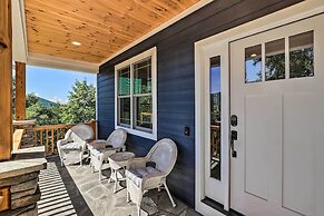 Escape w/ Hot Tub, Mtn Views: 5 Mi to Urban Trail