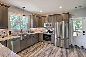 Escape w/ Hot Tub, Mtn Views: 5 Mi to Urban Trail