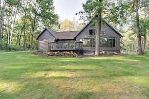 Breezy Point Cabin: Deck w/ Golf Course Views!