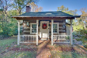 Historic Marshall Log Cabin < 1 Mi to Dtwn!