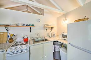 Couples Getaway Near Beaches: Northport Cottage