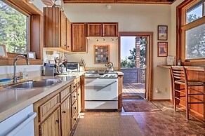 Romantic Ridgetop Escape w/ Hot Tub Near Mendocino