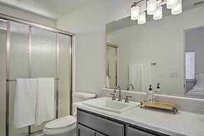 Close to Parks & Brews: Sunny Grants Pass Apt!