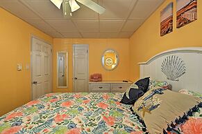 Direct Beach Access: Ocean City Getaway