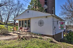 2 Mi to Downtown Knoxville: Cozy Home w/ Patio