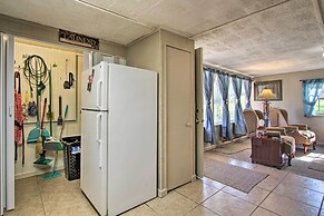 2 Mi to Downtown Knoxville: Cozy Home w/ Patio