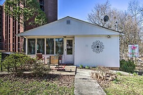 2 Mi to Downtown Knoxville: Cozy Home w/ Patio