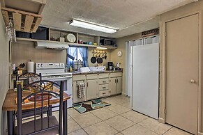 2 Mi to Downtown Knoxville: Cozy Home w/ Patio