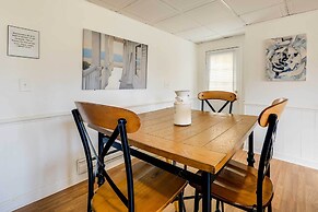 'hannah's Place' - Quaint & Cozy Apt by the Beach!