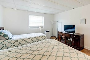 'hannah's Place' - Quaint & Cozy Apt by the Beach!