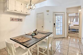 Cozy Irving Condo 15 Mi to Downtown Dallas!